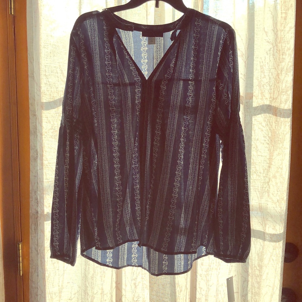 A blue and white top